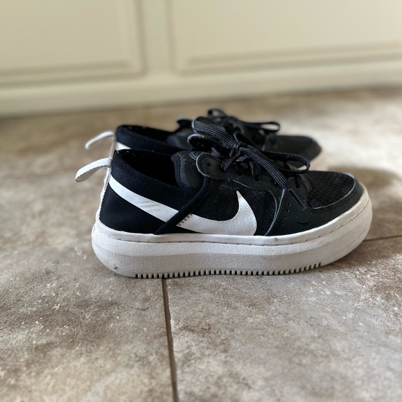 Nike Court Vision Alta - Women’s Size 6 - Picture 4 of 7